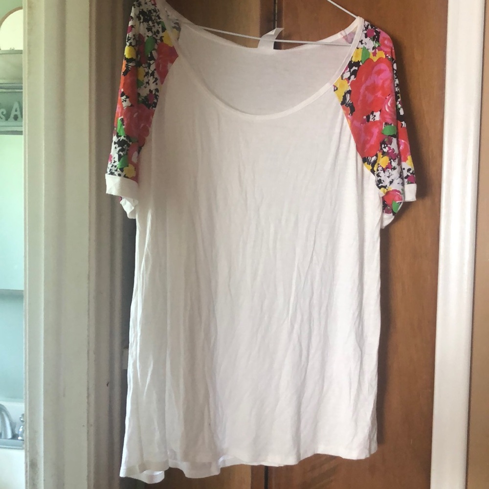 Floral sleeve top!!!💐🌸🌺💐